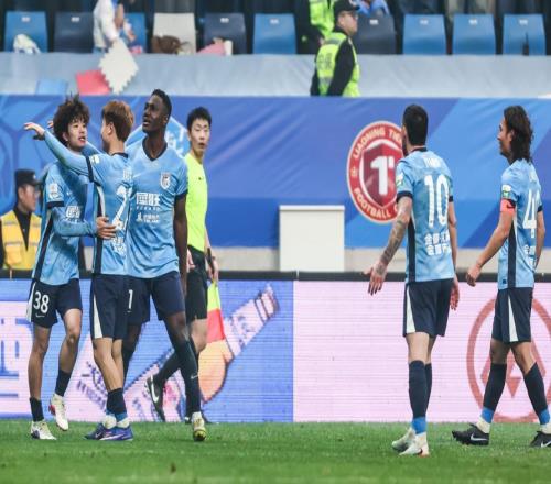 中超最新積分戰(zhàn)報(bào)：大連英博4連勝，河南被絕殺，上海申花31獲勝