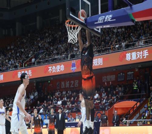 克里斯復(fù)出難阻連??！山東男籃76：92北京北汽，遭遇五連敗