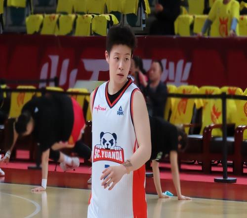 1.7米女籃超控7中7猶如外援！兩戰(zhàn)29+17本土最佳宮魯鳴不選她