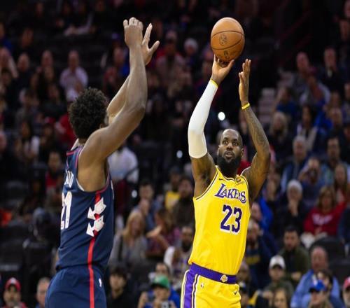 西部季后賽焦點(diǎn)戰(zhàn)！雷迪克斗法烏杜卡老詹單核帶隊(duì)杜蘭特恐缺陣