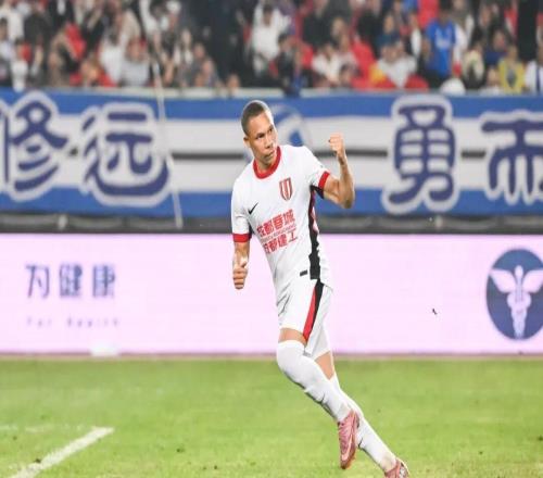 向余望中超首球，銅梁龍中超三連勝