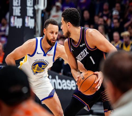 庫里7+4扛住了！勇士4550太陽，看數(shù)據(jù)：他是頭號罪人！