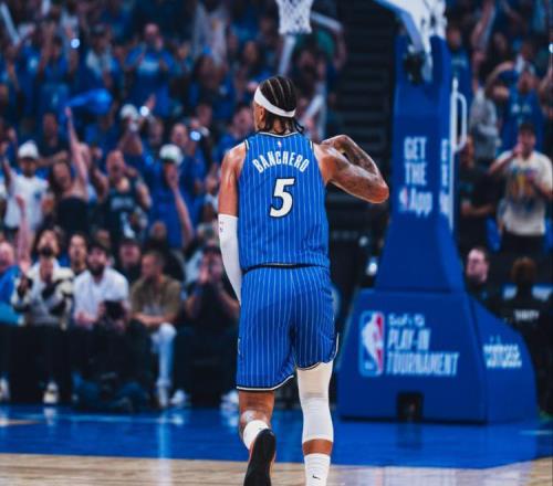 班凱羅25+5+6魔術大勝黃蜂晉級季后賽，將對陣活塞三球23+5