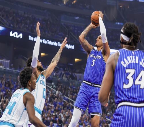 一場(chǎng)12190的大勝，讓黃蜂很尷尬，活塞感到絕望，騎士要漁翁得利