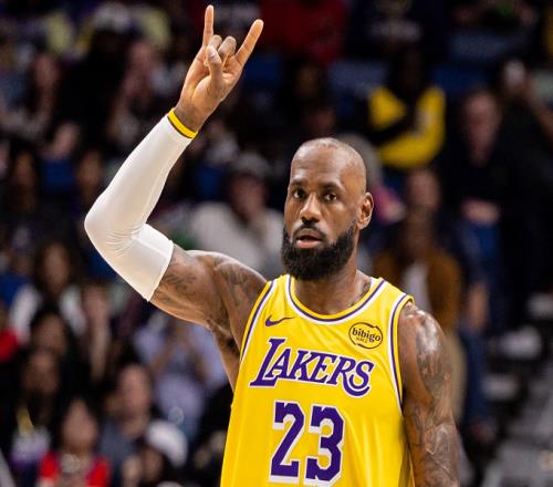 米切爾轟32+3+4+2無(wú)緣今日最佳！對(duì)不起，你碰到創(chuàng)紀(jì)錄的老詹了