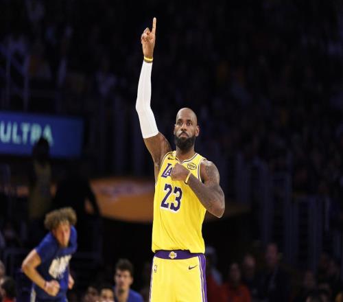 2000年后NBA最强十人排位：詹姆斯熬过科比夺榜首库里反超奥尼尔