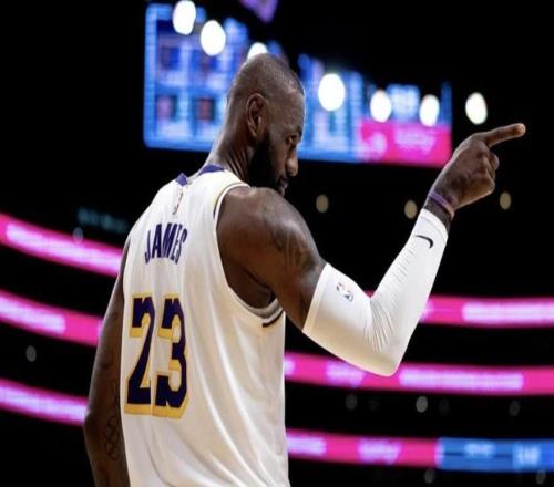 肖華：我有各種跡象都表明，詹姆斯計(jì)劃下賽季繼續(xù)打球