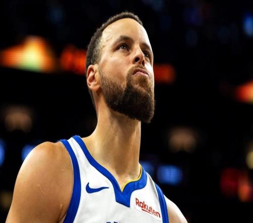 盡管勇士隊(duì)再次遭遇慘敗，庫里仍創(chuàng)造了NBA附加賽得分紀(jì)錄