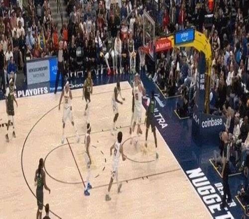 飛出底線！約基奇炸了！這不禁賽