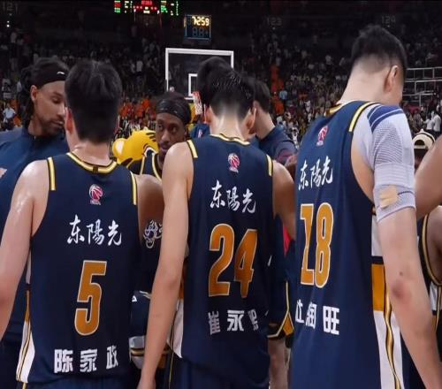 廣東隊(duì)爆發(fā)內(nèi)訌杜鋒公開(kāi)抱怨慘遭“架空”，換帥基本成定局！