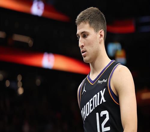 附加賽與常規(guī)賽相比判若兩人，太陽(yáng)后場(chǎng)大將很難在季后賽得到重用