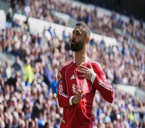 德比戰(zhàn)戲劇2分鐘！恩迪亞耶進(jìn)球被吹，薩拉赫破門(mén)，9球追平杰拉德