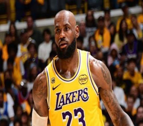 肯納德27+4詹姆斯19+8+13湖人勝火箭系列賽先下一城