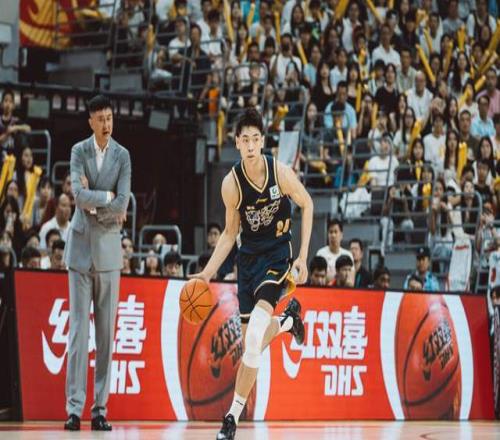 CBA排名又亂了！廣東爆冷輸球，北京殺回前4，3隊(duì)爭(zhēng)搶最后2個(gè)席位