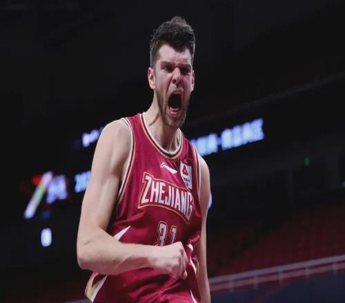 广东签约拉科塞维奇内幕！朱芳雨接触多位NBA球员，嫌弃报价太低