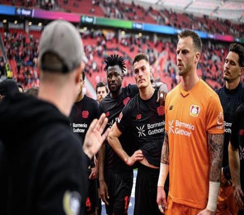 將對陣拜仁，藥廠死忠球迷為激勵球隊(duì)與球員進(jìn)行了面對面交流