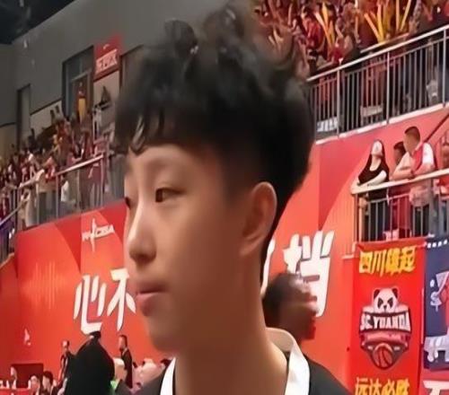 冉珂嘉：被WNBA選中感到不可思議何時(shí)去報(bào)到需總決賽結(jié)束后考慮