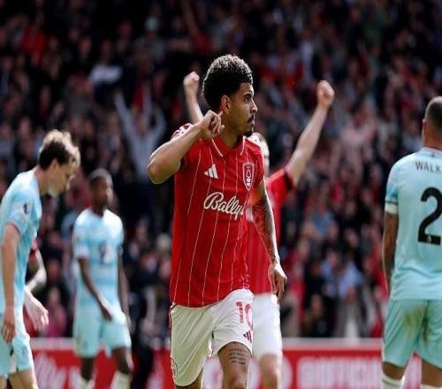 連入三球，吉布斯懷特職業(yè)生涯首次上演帽子戲法