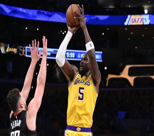 轟19+11力壓申京！湖人27歲狀元中鋒崛起：系列賽X因素就是他