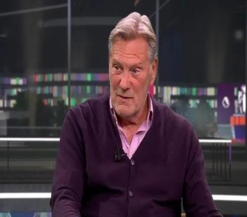 霍德?tīng)枺何艺J(rèn)為藍(lán)軍會(huì)留用羅塞尼爾，但他下賽季須拿出好成績(jī)