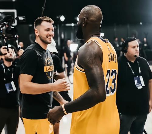 杜蘭特傷停，火箭VS湖人G1首發(fā)陣容出爐，東契奇?zhèn)鱽?lái)好消息