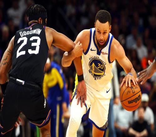 在附加賽中，太陽隊(duì)?wèi){借誰的出色發(fā)揮成功限制了斯蒂芬?guī)炖? />
<div   id=