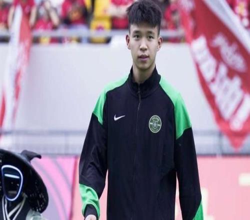 什么情況王鈺棟罵球迷上熱搜，國足新星心態(tài)浮躁難堪大任