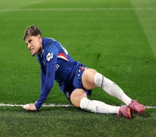 低迷，加納喬對(duì)陣曼聯(lián)15次丟失球權(quán)+0次成功傳中、0次射正