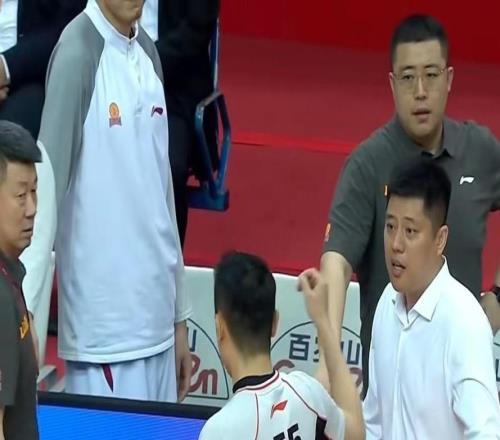 山西核心外援狀態(tài)下滑嚴(yán)重，高薪球員低效，球隊(duì)整改迫在眉睫