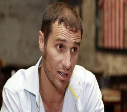 埃爾格拉奉勸吉拉西轉(zhuǎn)會，理論上黃黑軍團需要穆里尼奧來“治療”