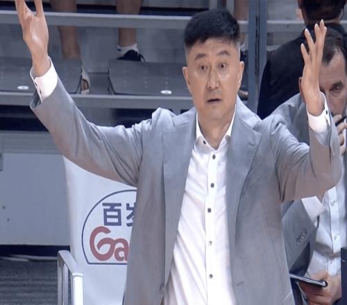 19分領(lǐng)先慘遭12分逆轉(zhuǎn)！杜鋒攤手“20分算個屁”廣東崩盤真相扎心