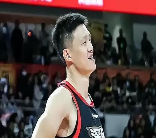 張鎮(zhèn)麟告別遼寧男籃，轉會上海內情曝光，徹底打破隊內內訌傳言