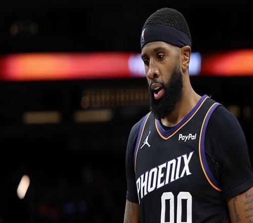 手感平平而且防守表現(xiàn)不佳，太陽(yáng)鋒線大將的狀態(tài)有些令人擔(dān)心