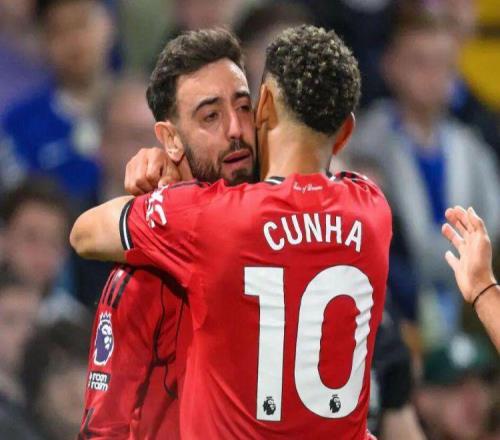 曼聯(lián)10切爾西逼近歐冠！B費(fèi)助攻庫尼亞制勝，卡里克需謝另外二人