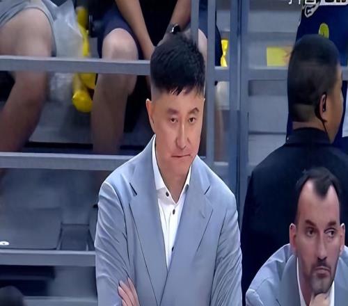 廣東遭逆轉(zhuǎn)，賽后皮特森影射廣東隊(duì)，朱芳雨現(xiàn)場向球迷道歉