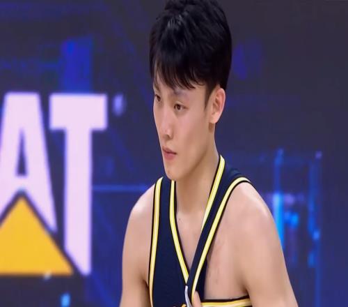 廣東3壞消息！徐杰身體疑似出問(wèn)題，比跌出前4更棘手的麻煩出現(xiàn)了