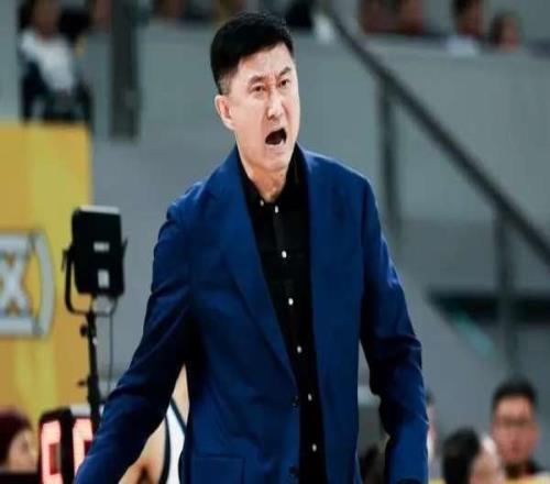 你可是國字號(hào)啊！7投1中+4犯規(guī)+假摔，解說：籃框都讓他砸歪了