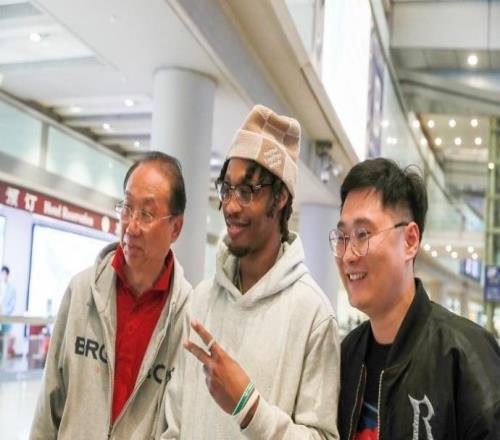 北京男籃官宣：新外援阿隆德斯威廉姆斯完成簽約將穿31號球衣