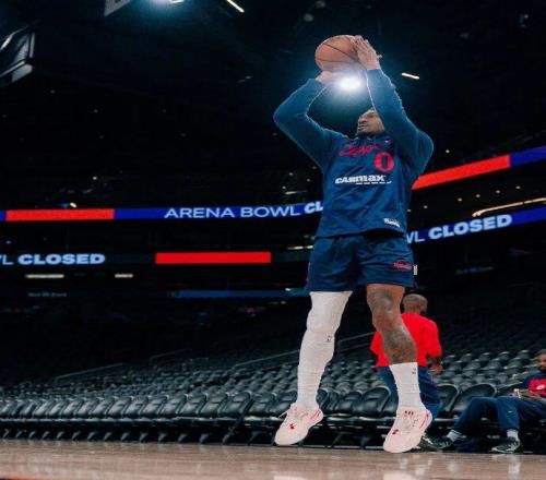 確定！不走了，三屆全明星后衛(wèi)，正式留在快船，6場(chǎng)白拿1100萬(wàn)