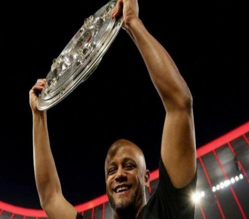 孔帕尼德甲兩連冠！德甲50勝里程碑，沖擊三冠王+德甲積分紀(jì)錄