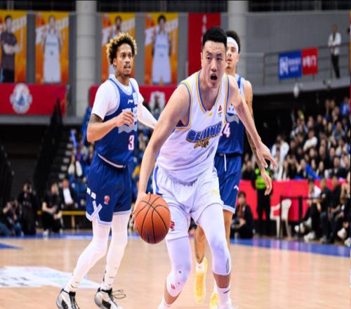 33歲老將高效砍8分9板3助，球迷：退役后去當(dāng)助教，就教無球跑動(dòng)