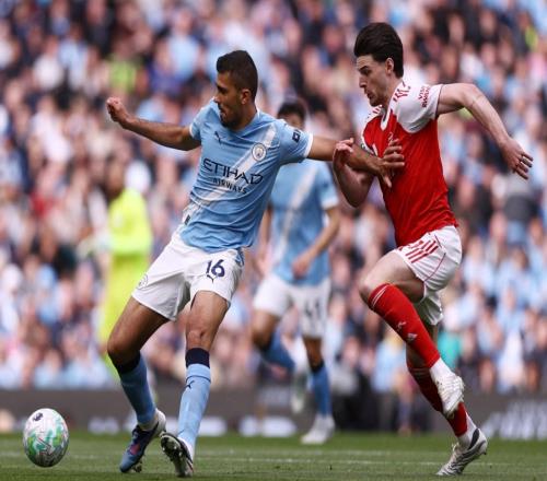 21！英超巔峰大戰(zhàn)，曼城擊敗阿森納，爭冠格局亂了：前2只差3分