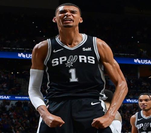 無解21+2！馬刺5949開拓者，看數(shù)據(jù)：他就是頭號功臣！