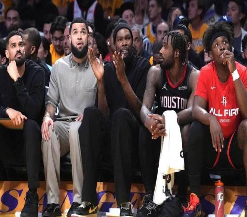 痛苦，火箭隊(duì)杜蘭特在打湖人隊(duì)首場(chǎng)比賽前的訓(xùn)練中表情說(shuō)明了一切