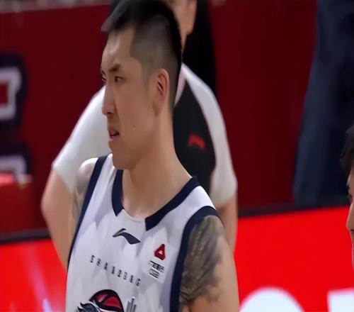 山東男籃10395力克深圳終結(jié)五連敗，邱彪變陣重塑球隊(duì)攻防體系！