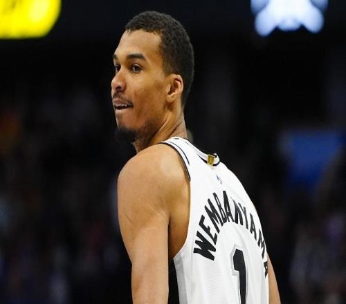 G1馬刺11198開拓者球員評價：文班亞馬滿分，7人及格，1人低迷