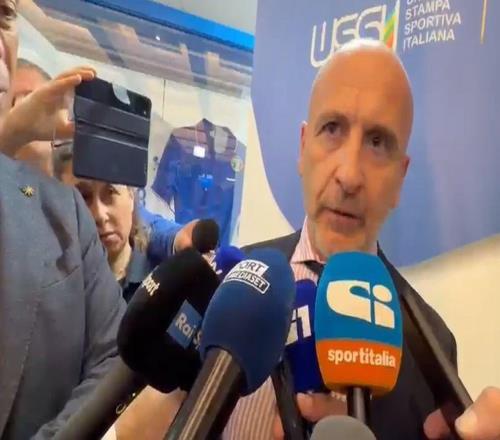 奧西利奧：巴薩想要巴斯托尼靠說沒用，他們知道我們的電話