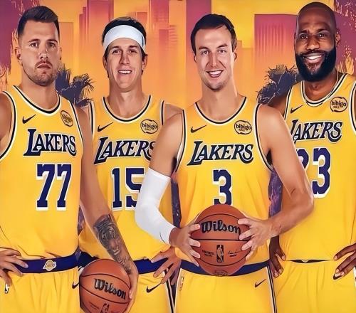 雷迪克“田忌賽馬”收奇效，詹姆斯被批倚老賣老，火箭曝出好消息