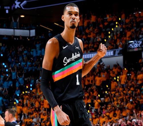 季后賽首秀35分！就在今天，一項鄧肯保持的NBA紀(jì)錄被文班打破了