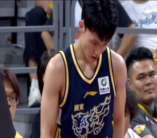 恭喜杜鋒！廣東隊有望截胡“加強版胡金秋”，這才是爭冠底牌